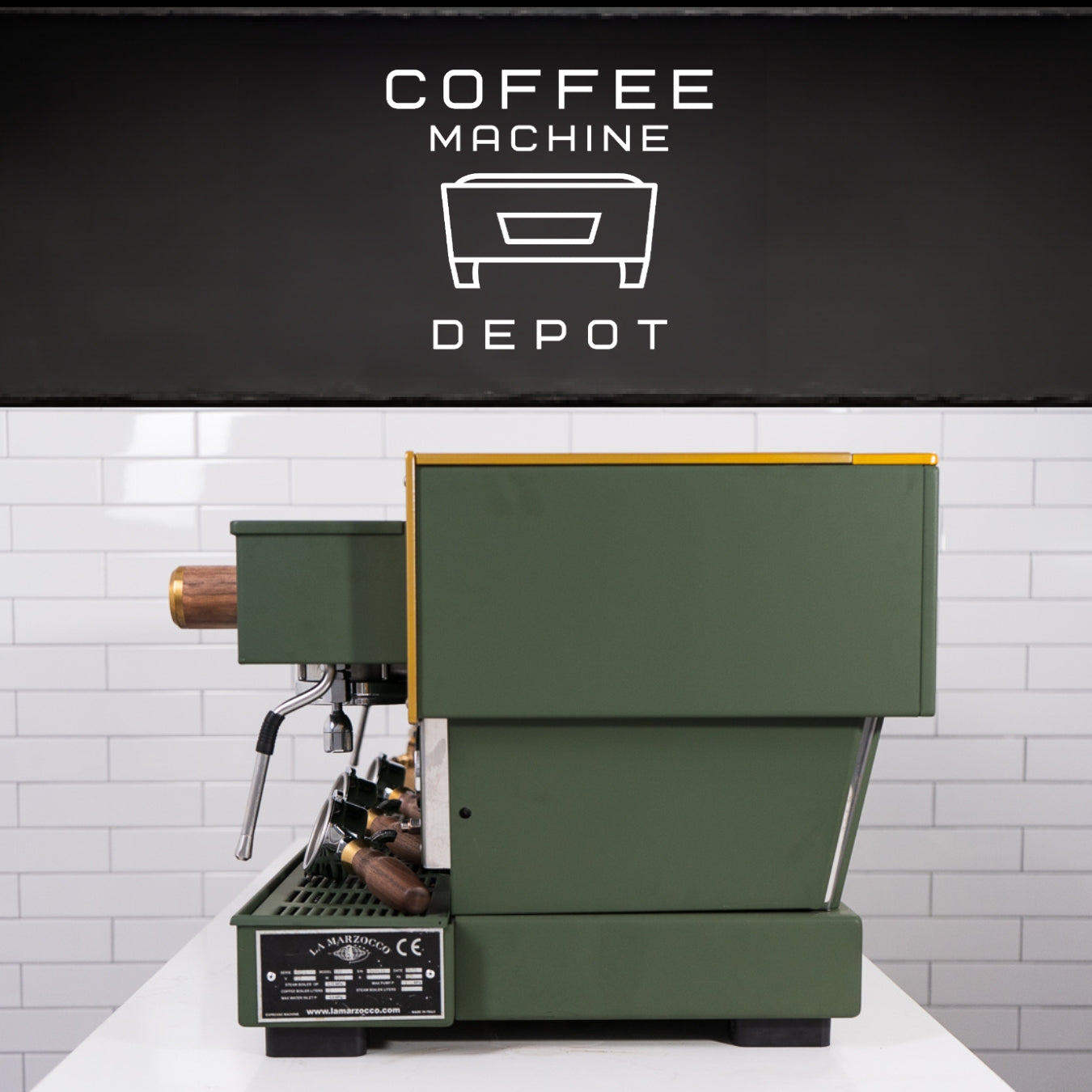 LaMarzocco-LineaClassicAV-CustomGreenandGold-2015_4-2.jpg